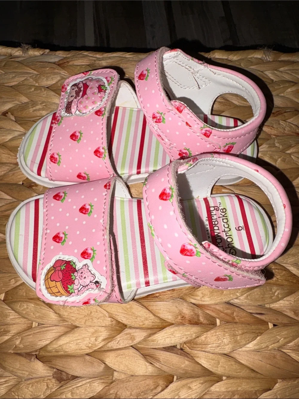Kids Pink Strawberry shortcake Print Velcro Sandals